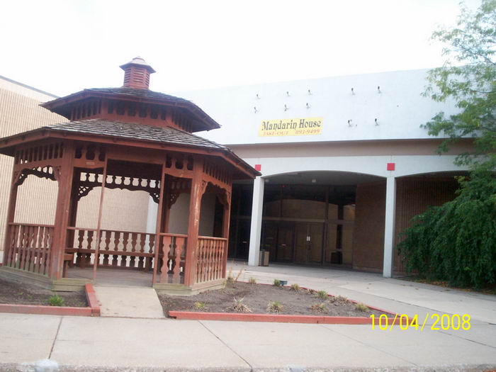 Hampton Towne Centre (Hampton Square Mall) - From Bob P (newer photo)